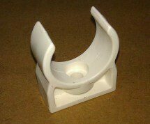 Držák na pevné kodenzační potrubí Ø 20mm